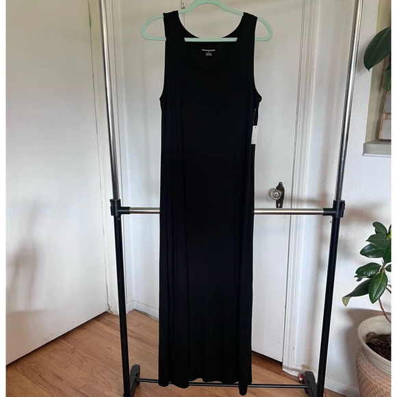 Amazon Essentials Dresses & Skirts - Amazon Essentials Basic All Occasion Black Dress. Size  M. NWT